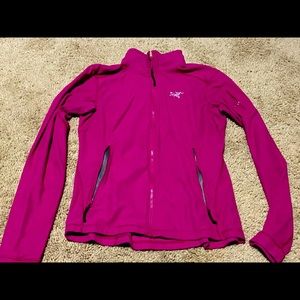 Arc’teryx women’s long sleeve zip medium